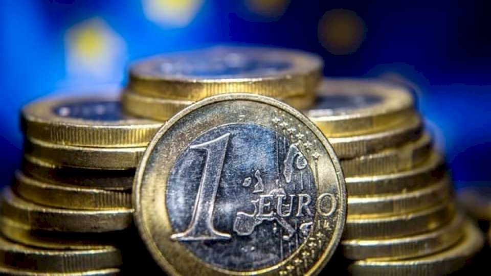 euro-hoy:-a-cuanto-cotiza-este-martes-15-de-agosto