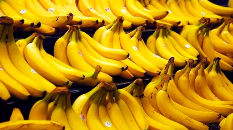 por-que-el-precio-de-las-bananas-se-multiplico-por-6-en-menos-de-un-ano:-se-pagan-hasta-$1200-el-kilo