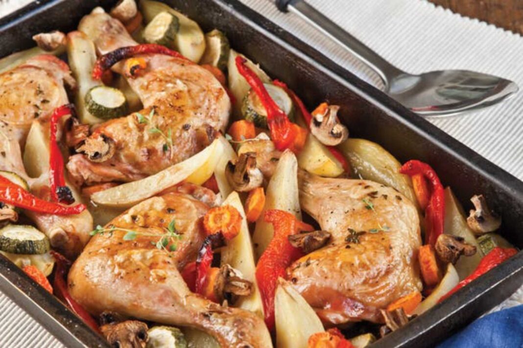 Pollo al horno dorado y jugoso, preparado con la técnica de cocción en leche de chefs Michelin.