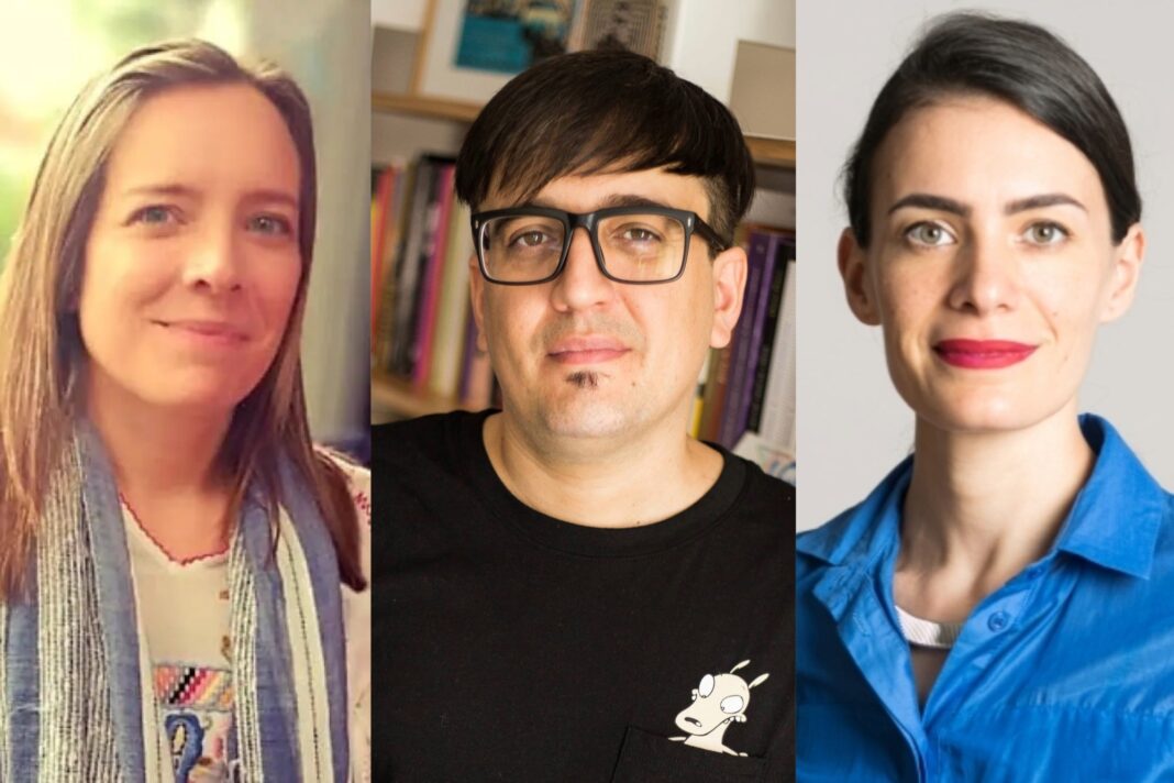 Persona interactuando con una pantalla que muestra elementos de inteligencia artificial de forma organizada.