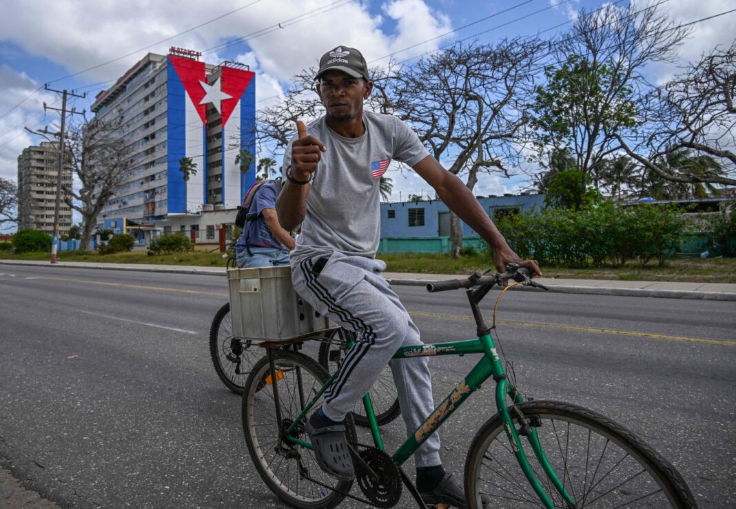 Ilustración representativa de la justicia y la libertad, en contexto de noticias internacionales.