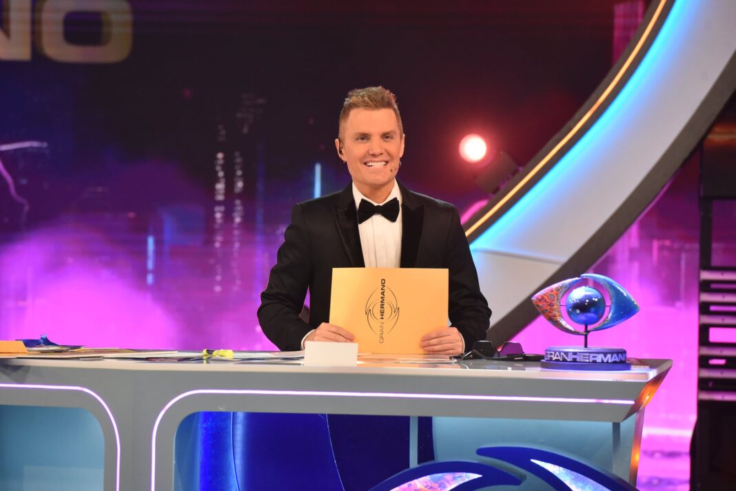 Santiago del Moro anuncia sanción colectiva en Gran Hermano