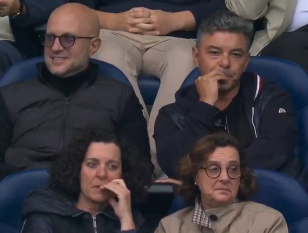Lucas Boyé, delantero del Alavés, celebra su gol de empate ante la Real Sociedad en La Liga.
