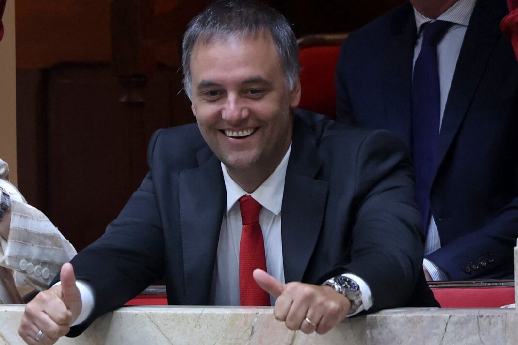 Manuel Adorni en el Congreso de la Nación Argentina durante su informe de gestión