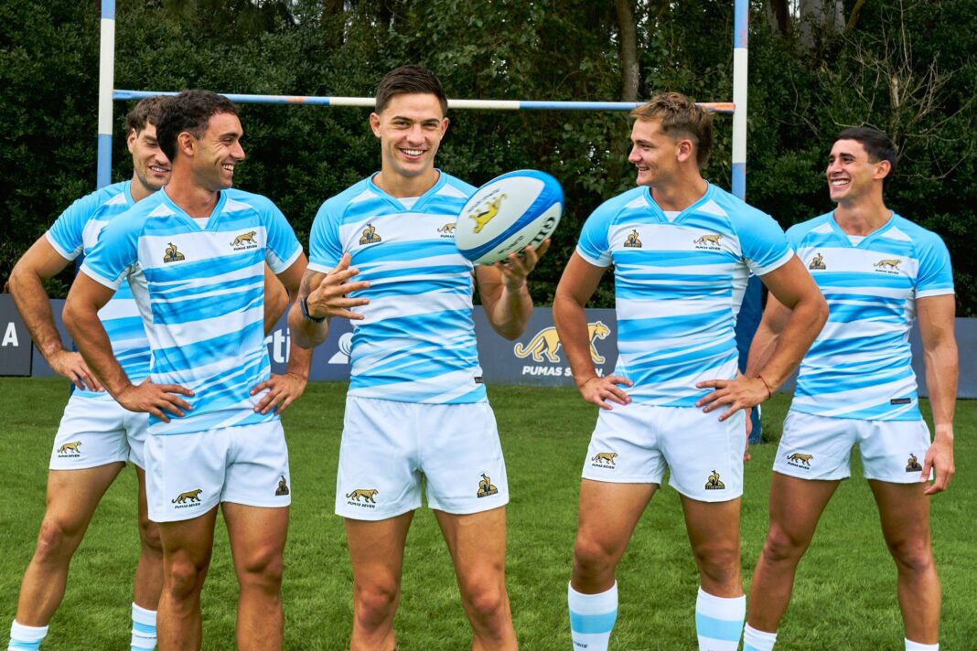Los Pumas 7s en acción durante un partido del Circuito Mundial de Rugby Seven.