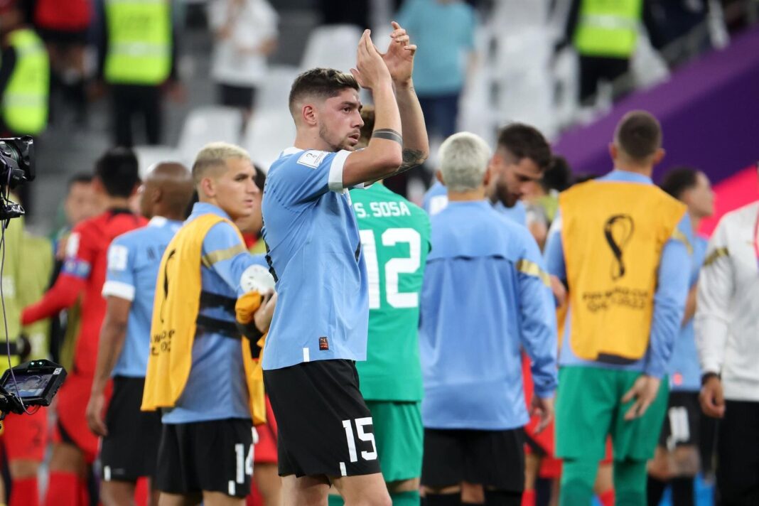 Marcelo Bielsa durante un partido de Uruguay