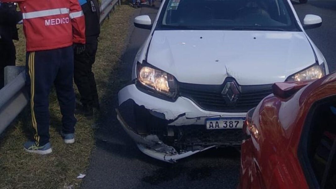 Vehículos involucrados en un choque en cadena en la autopista General Paz