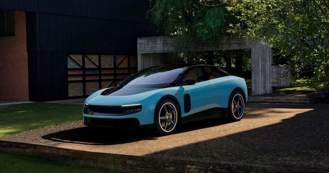 Ferrari Luce, primer vehículo totalmente eléctrico de la marca, de color azul, presentado en Roma