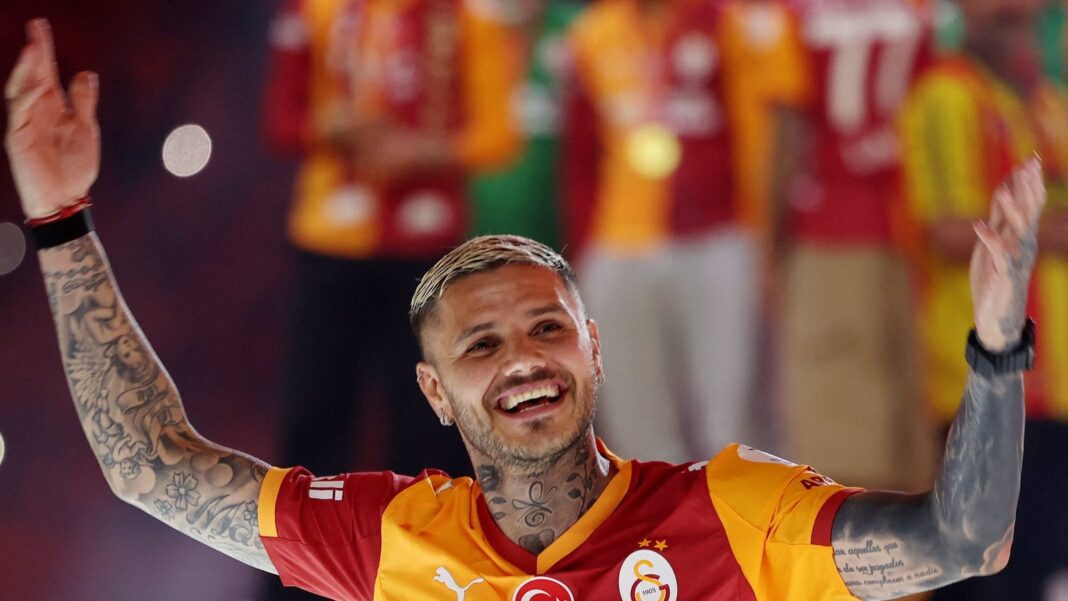 Mauro Icardi con la camiseta del Galatasaray durante un partido