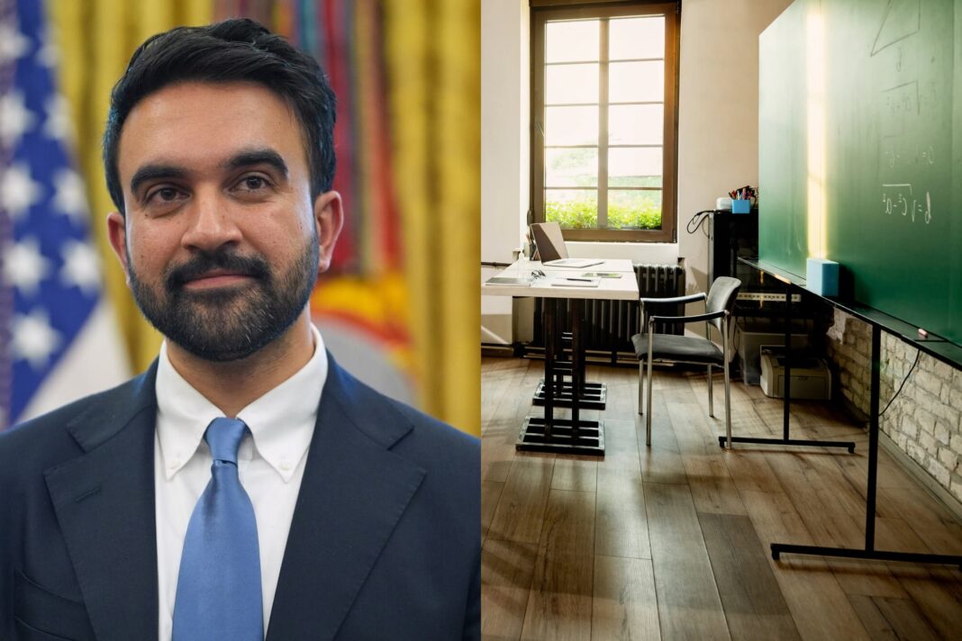 Fachada de una escuela pública en Nueva York con banderas de Estados Unidos y la ciudad