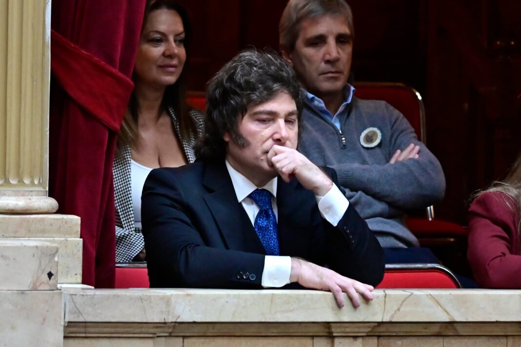 Manuel Adorni, vocero presidencial, durante una conferencia de prensa