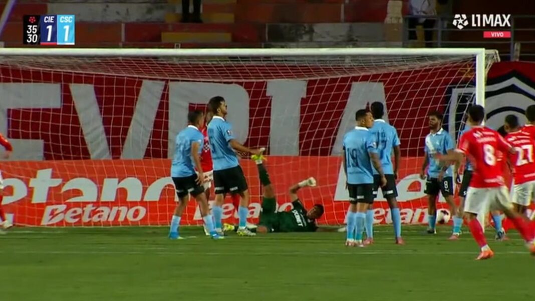 Rafael Lutiger durante el partido Sporting Cristal vs Cienciano