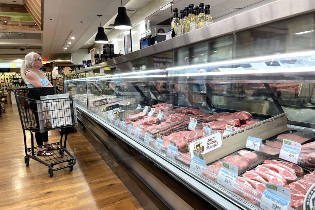 Carne argentina en góndola de supermercado estadounidense