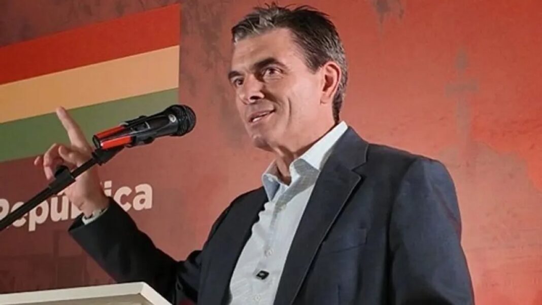 Presidente de Bolivia Rodrigo Paz durante la promulgación de la ley del estado de excepción