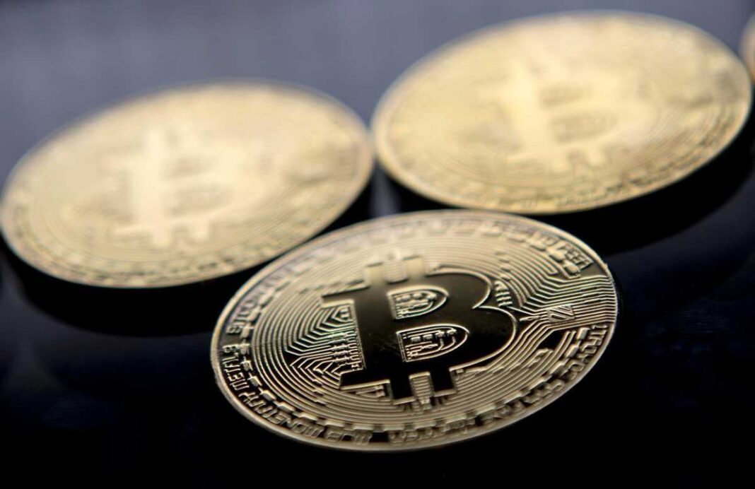 Gráfico de cotización de bitcoin en descenso