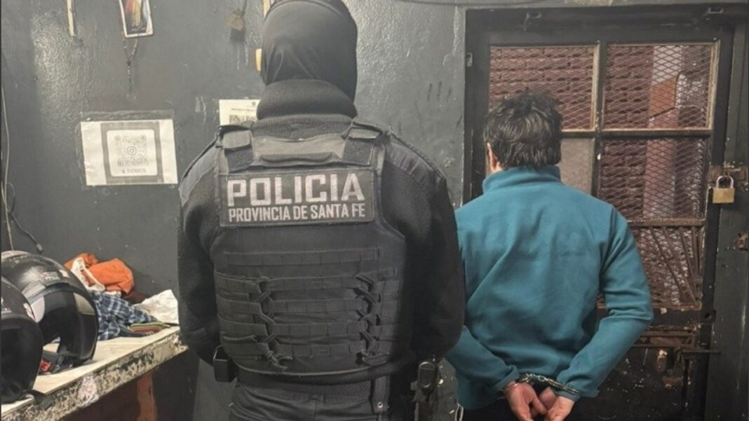 Detenido en gimnasio de Rosario por robo de tarjetas bancarias