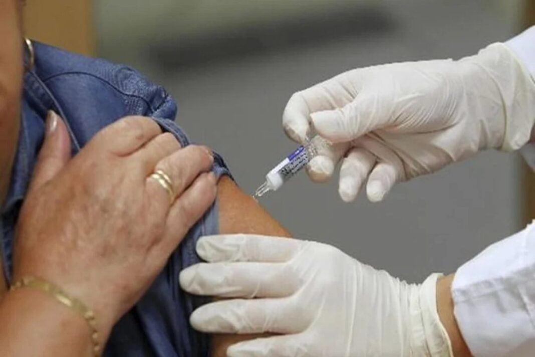 Vacuna antigripal para adultos distribuida por el Ministerio de Salud