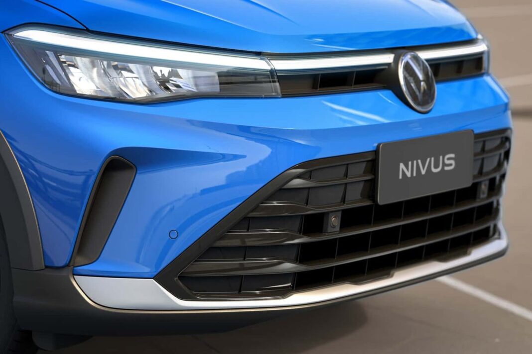 Volkswagen Nivus Outfit 200TSI AT en vista lateral